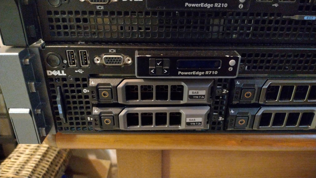 Photo of the r710 as it was stored in the storage unit for five years
